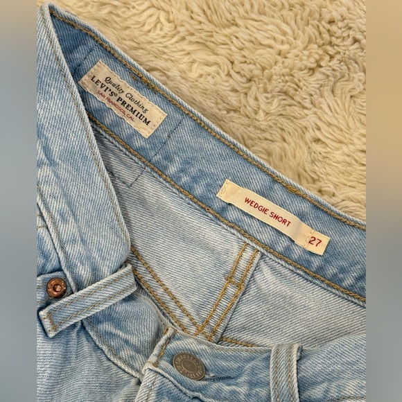 Levi’s Light Wash Wedgie High Waist Denim Shorts - Picture 8 of 11